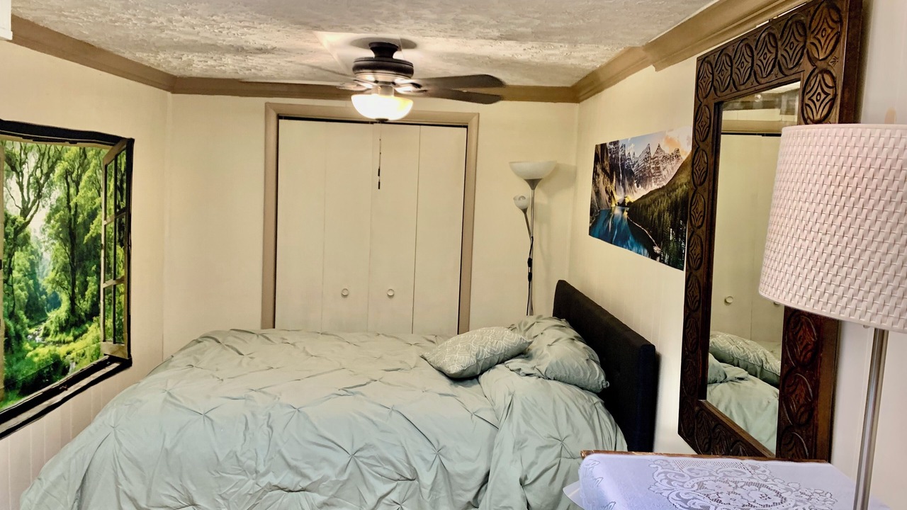Photo of Bedroom in Aspen Hill