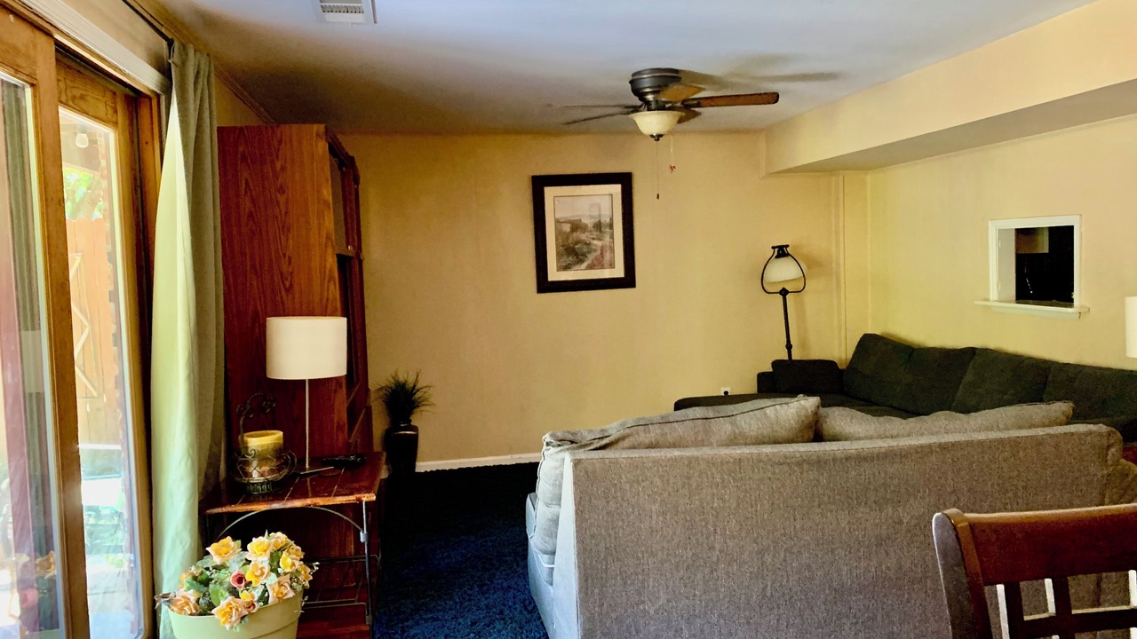 Photo of Livingroom in Aspen Hill
