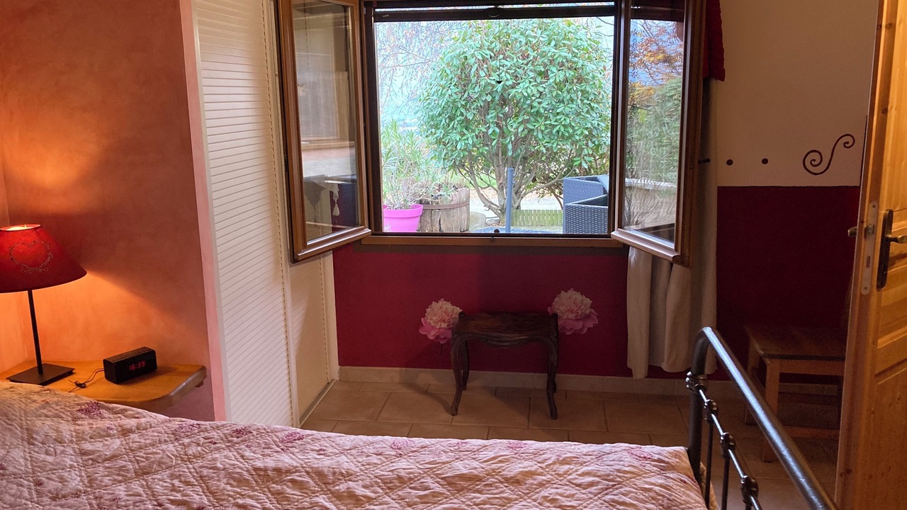 Photo of Bedroom in Gilly-sur-Isere