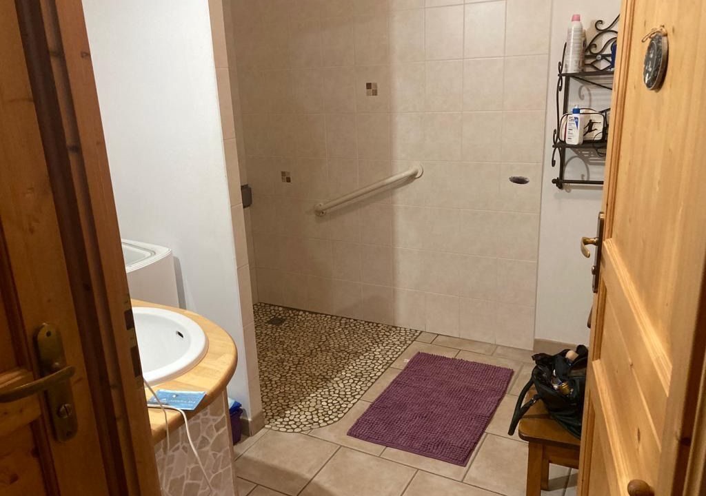 Photo of Bathroom in Gilly-sur-Isere
