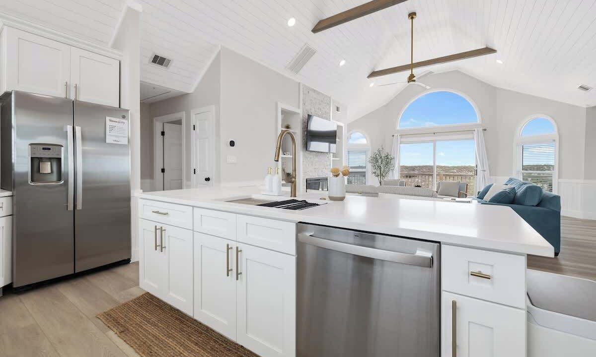 Photo of Kitchen in Waves