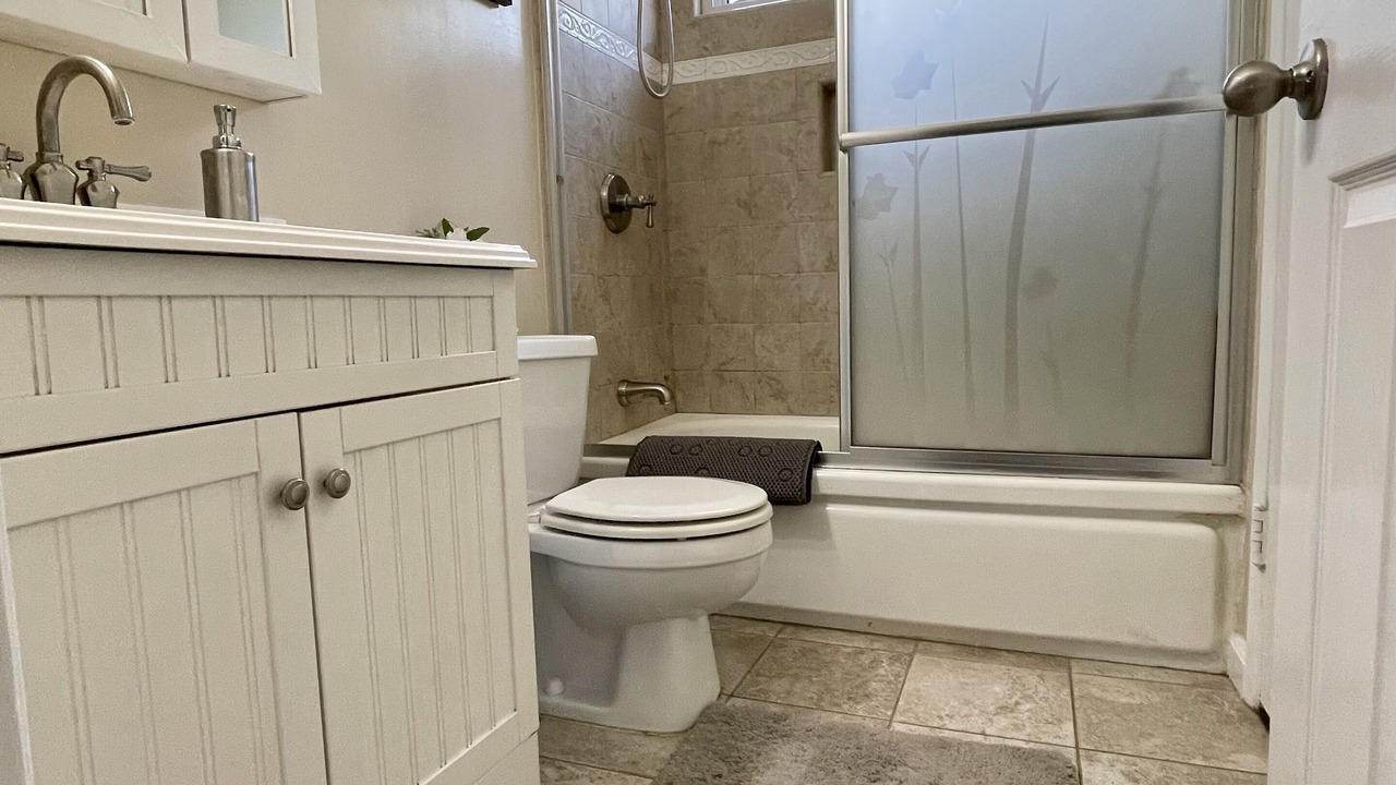 Photo of Bathroom in Thousand Oaks