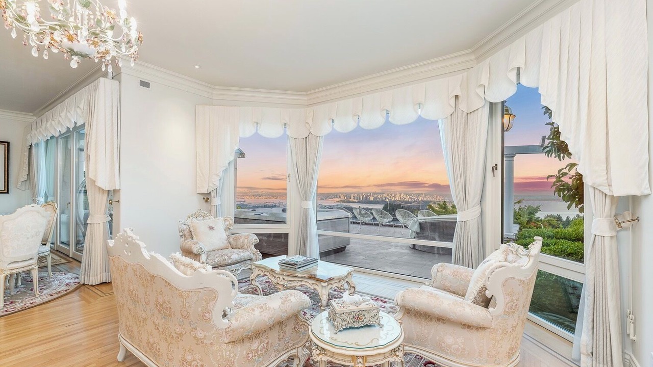 Photo of Livingroom in West Vancouver