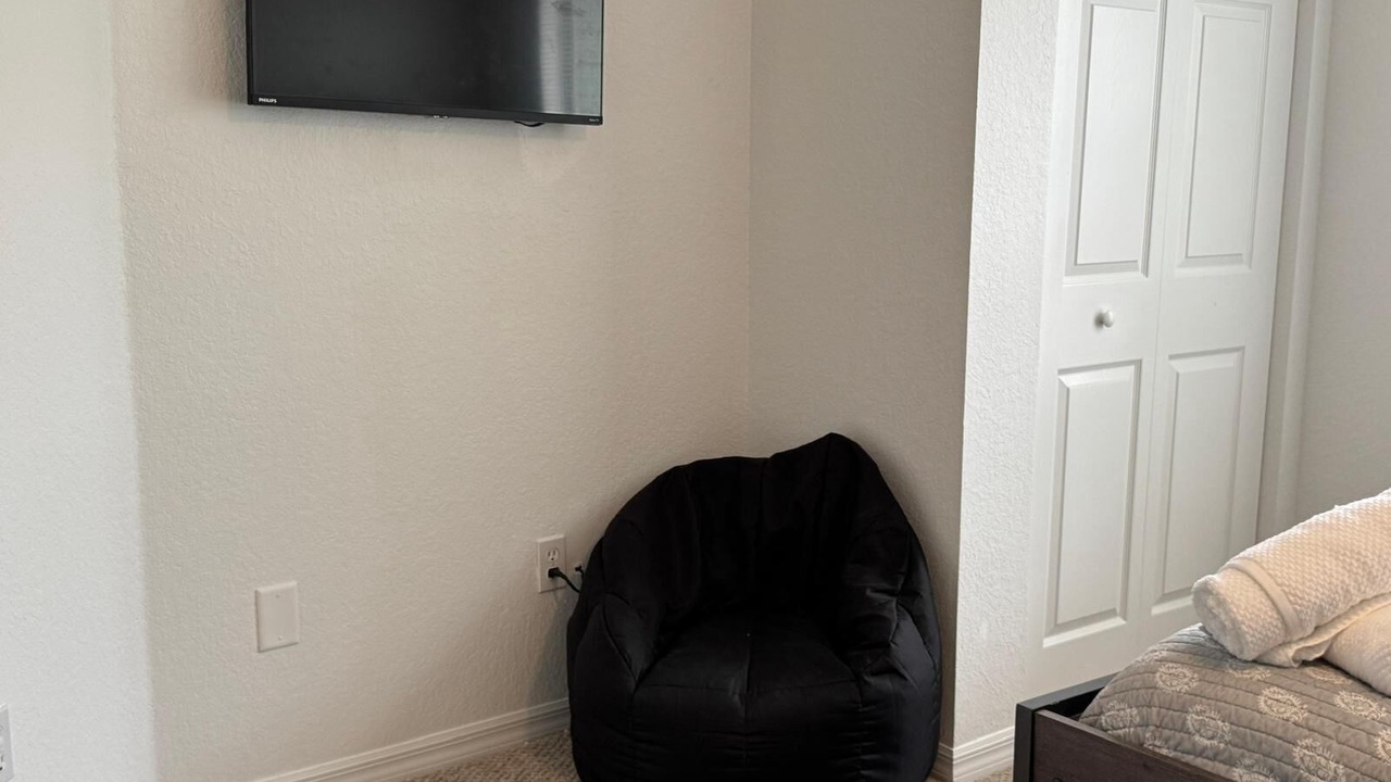 Photo of Bedroom in Venetian Bay Villages