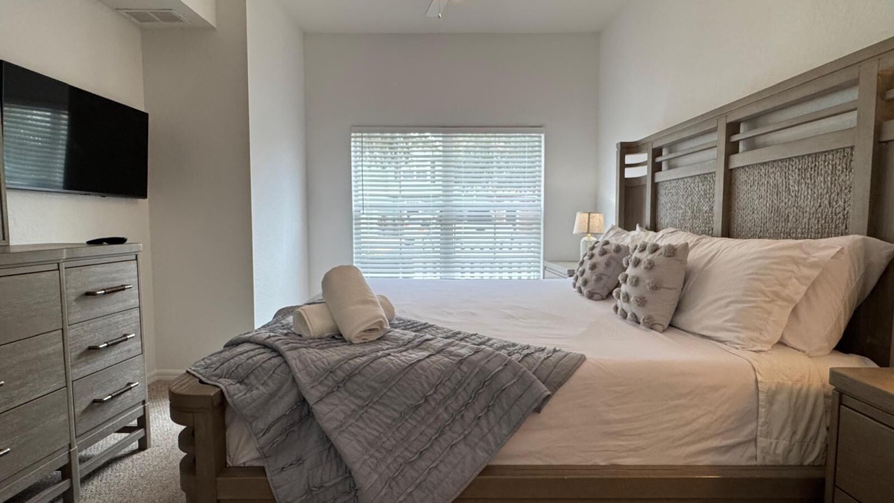 Photo of Bedroom in Venetian Bay Villages