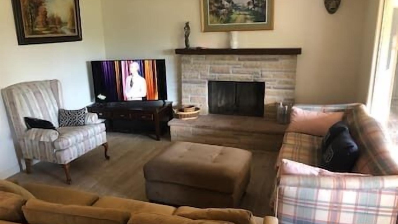 Photo of Livingroom in West Mesa