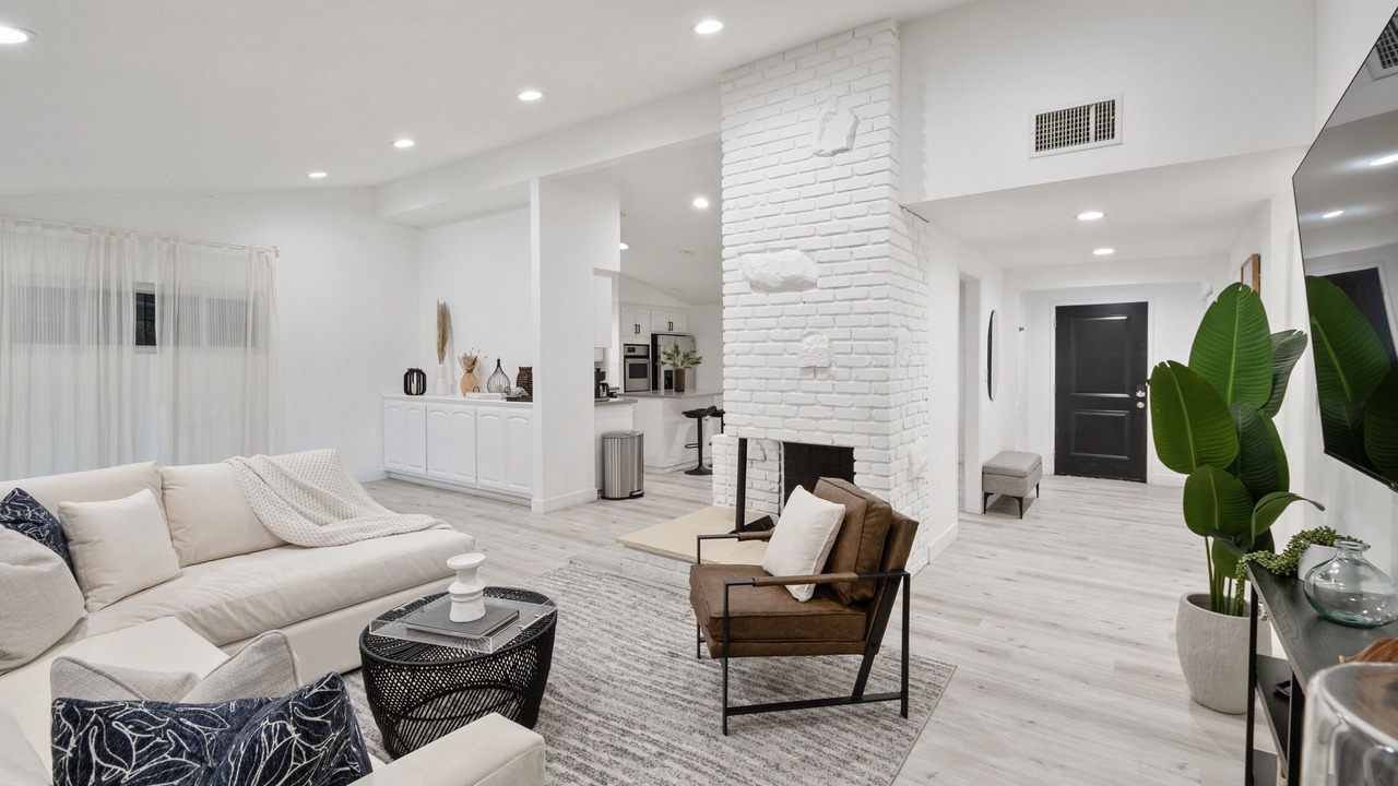 Photo of Livingroom in Topanga