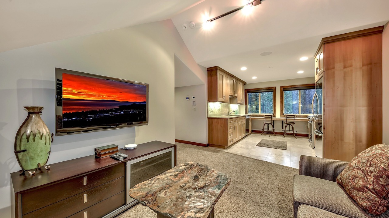 Photo of Livingroom in Tahoe Island