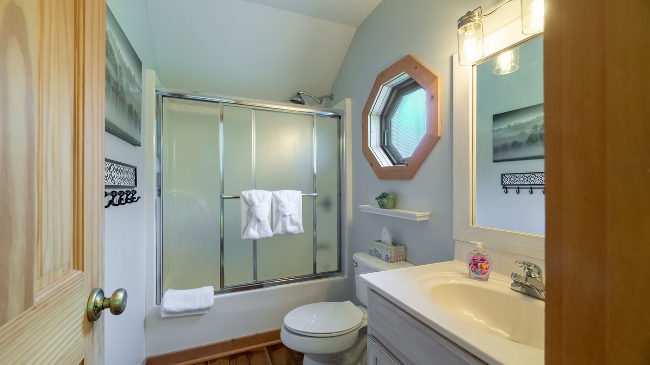 Photo of Bathroom in Wears Valley