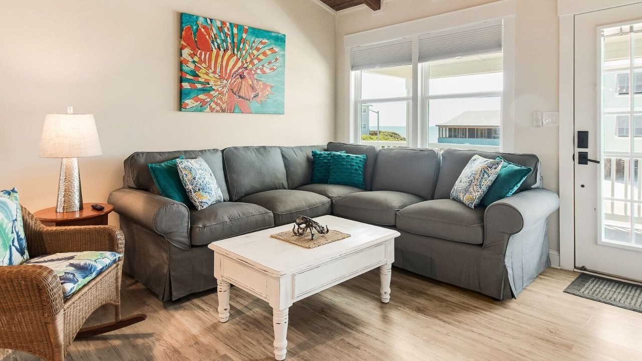 Photo of Livingroom in Oak Island