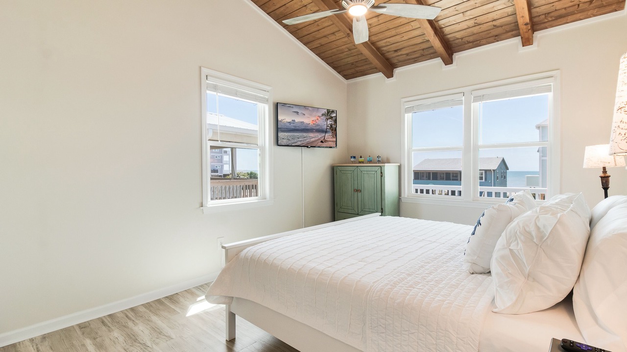 Photo of Bedroom in Oak Island