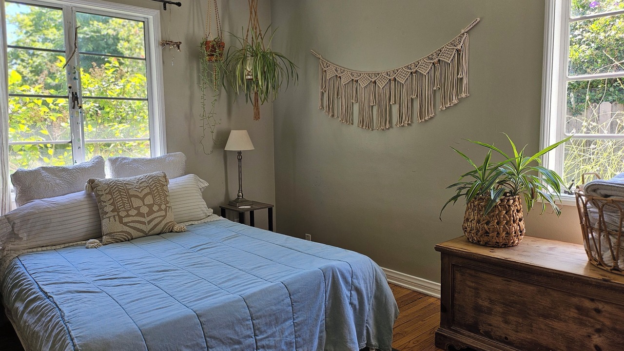 Photo of Bedroom in Woodland Hills