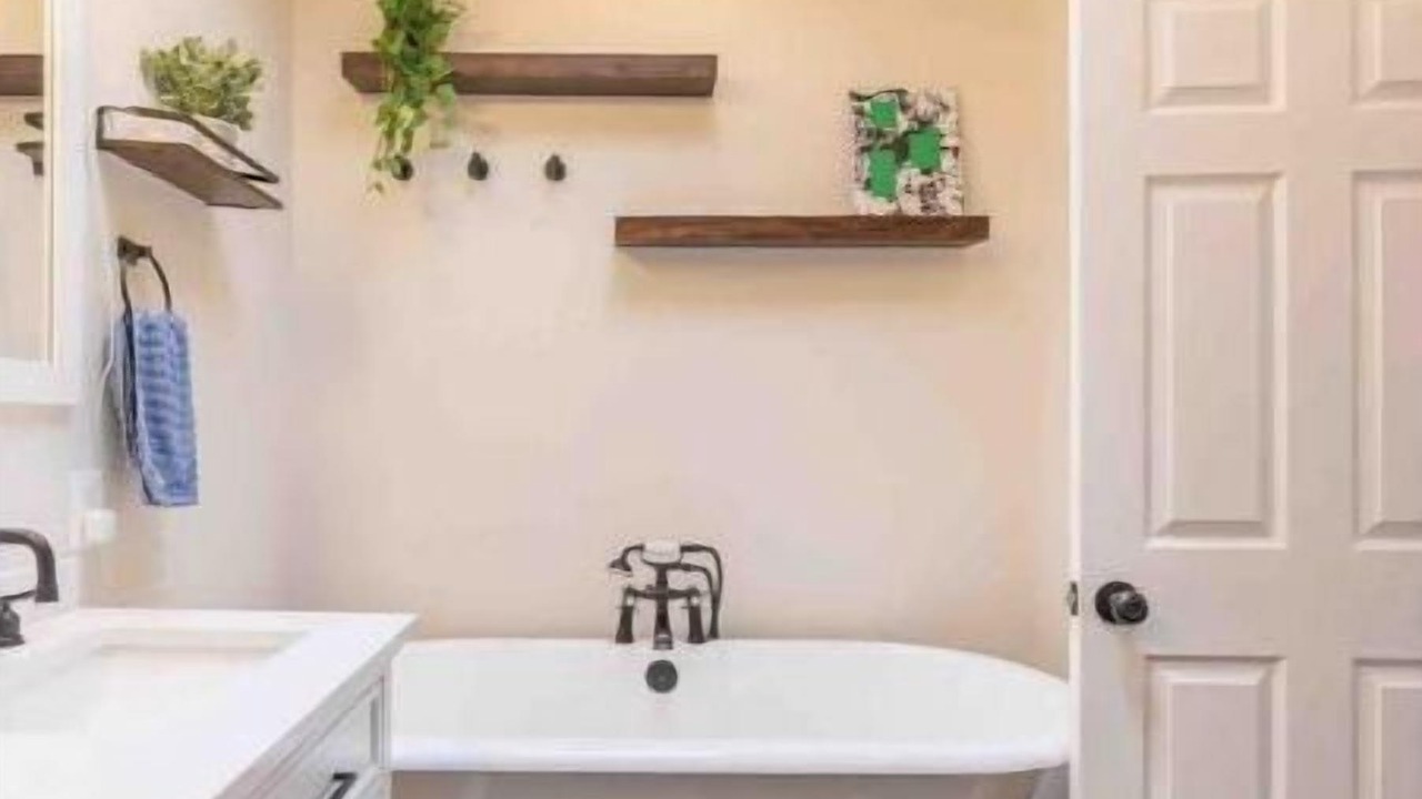 Photo of Bathroom in Petworth