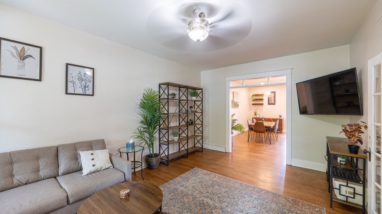 Photo of Livingroom in Petworth