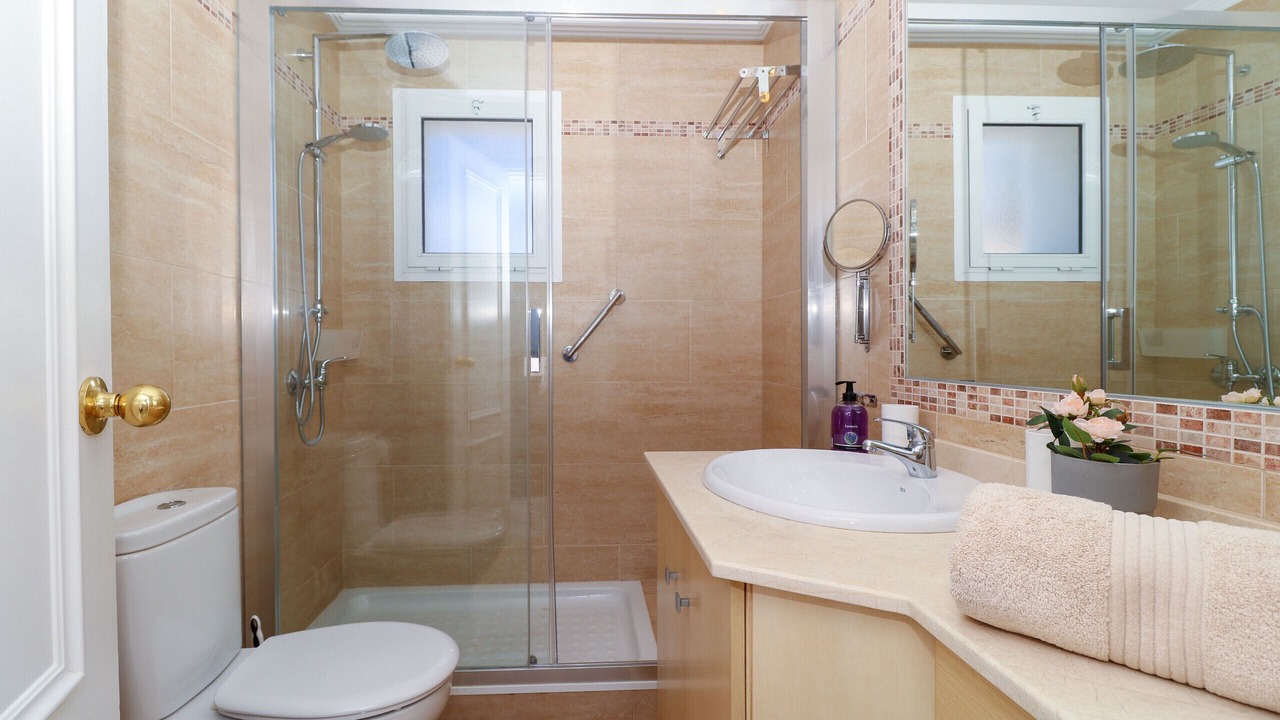 Photo of Bathroom in Urbanizacion Hacienda las Chapas