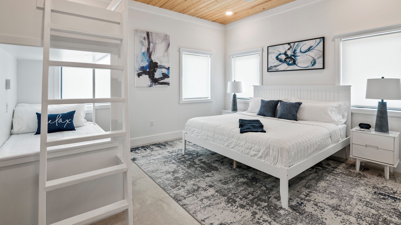 Photo of Bedroom in Tar Bay