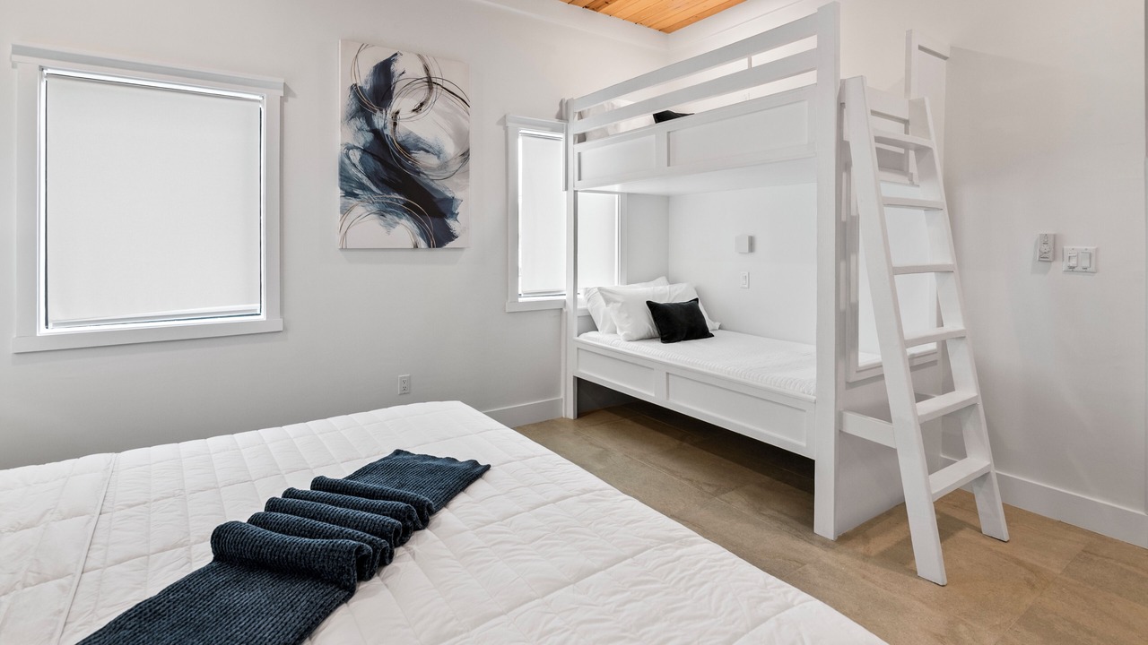 Photo of Bedroom in Tar Bay