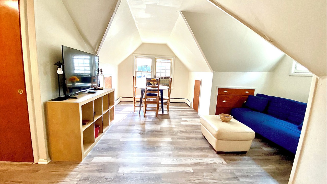 Photo of Livingroom in Crown Point