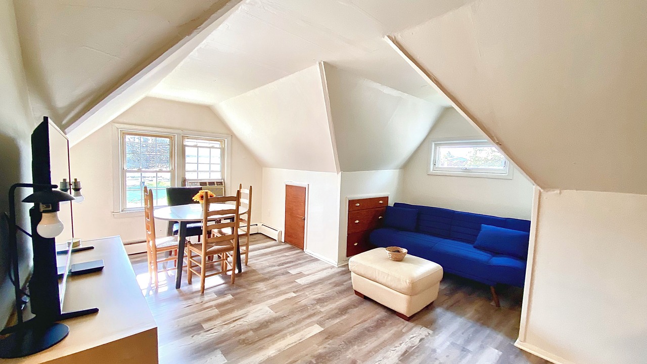Photo of Livingroom in Crown Point