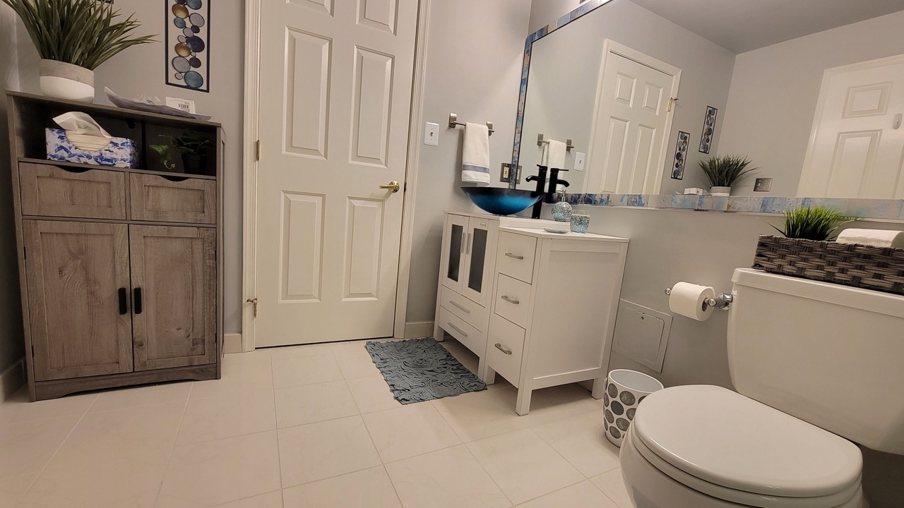 Photo of Bathroom in Connecticut Ave - K Street