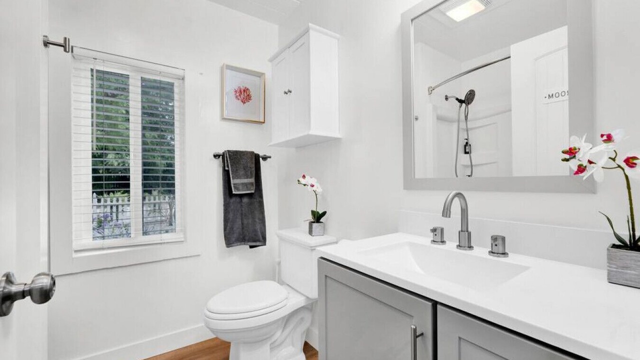 Photo of Bathroom in Thousand Oaks