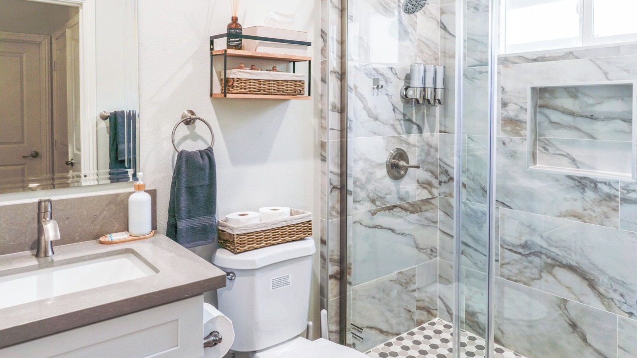 Photo of Bathroom in Midway City