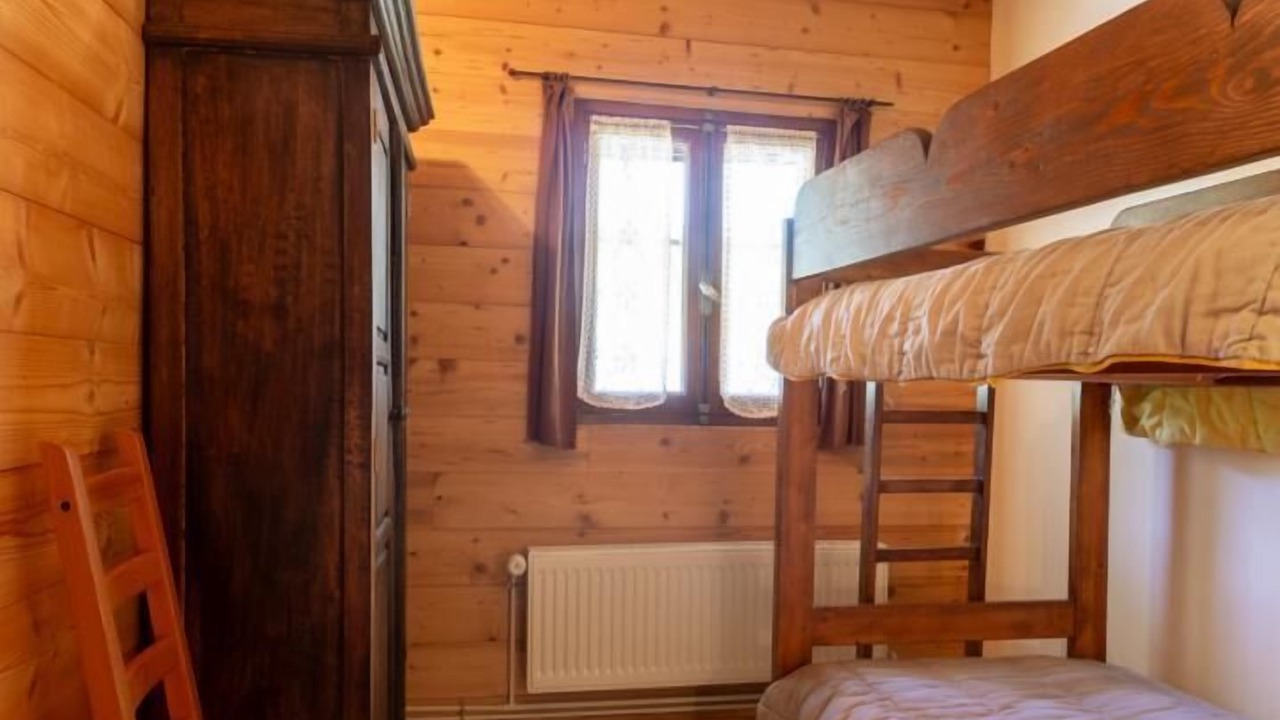 Photo of Bedroom in Areches