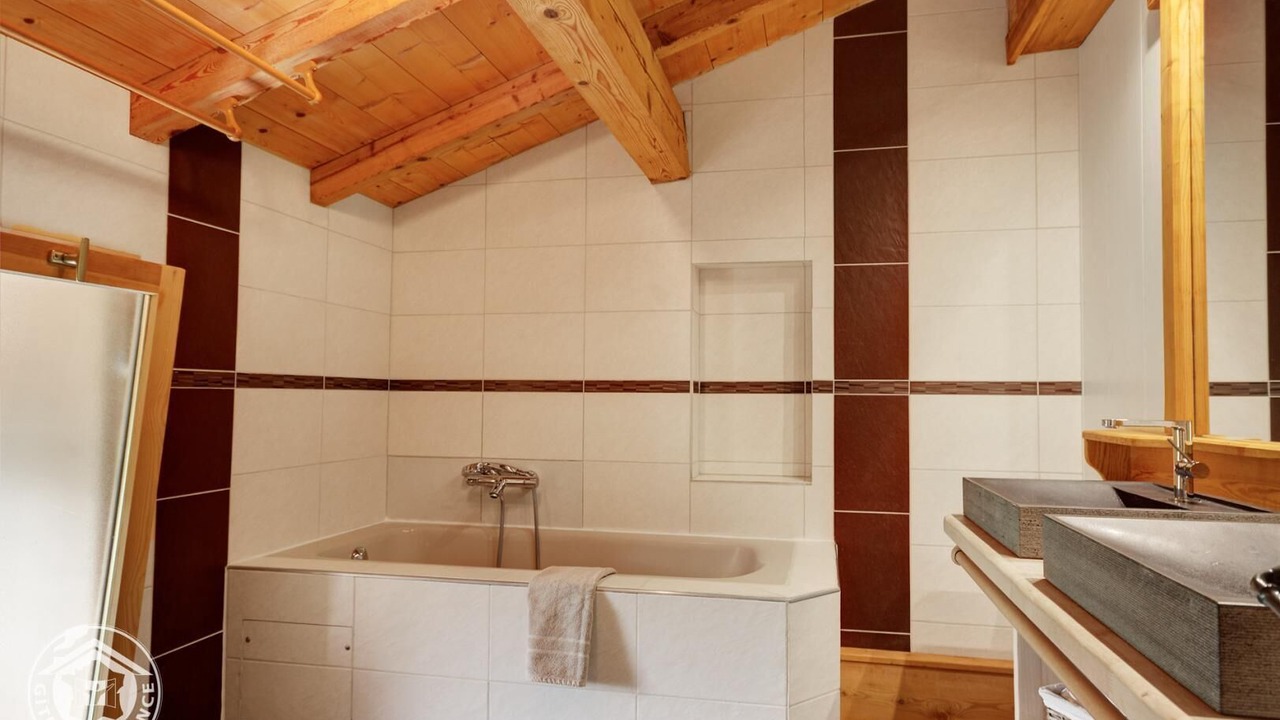 Photo of Bathroom in Saint-Nicolas-la-Chapelle
