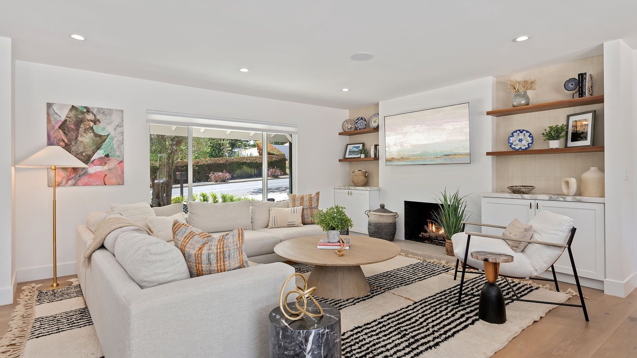 Photo of Livingroom in Alta Mesa