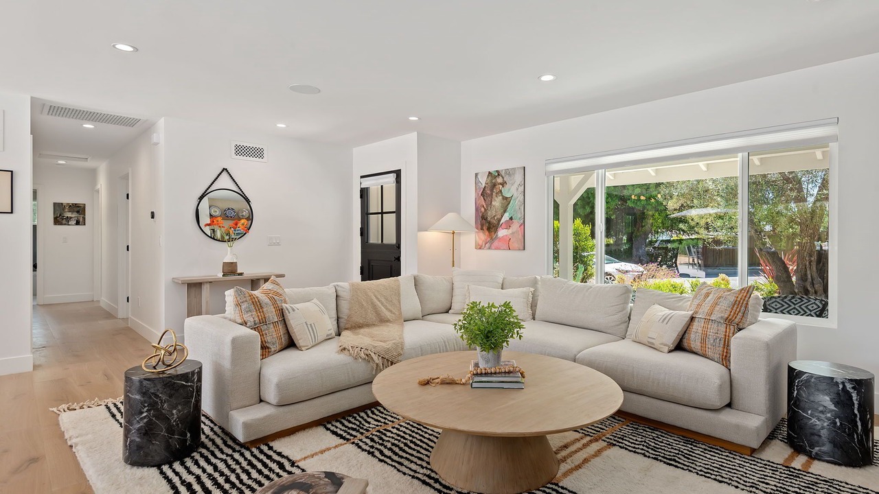 Photo of Bedroom in Alta Mesa