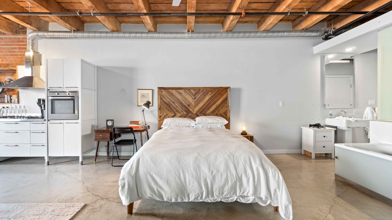 Photo of Bedroom in Gastown