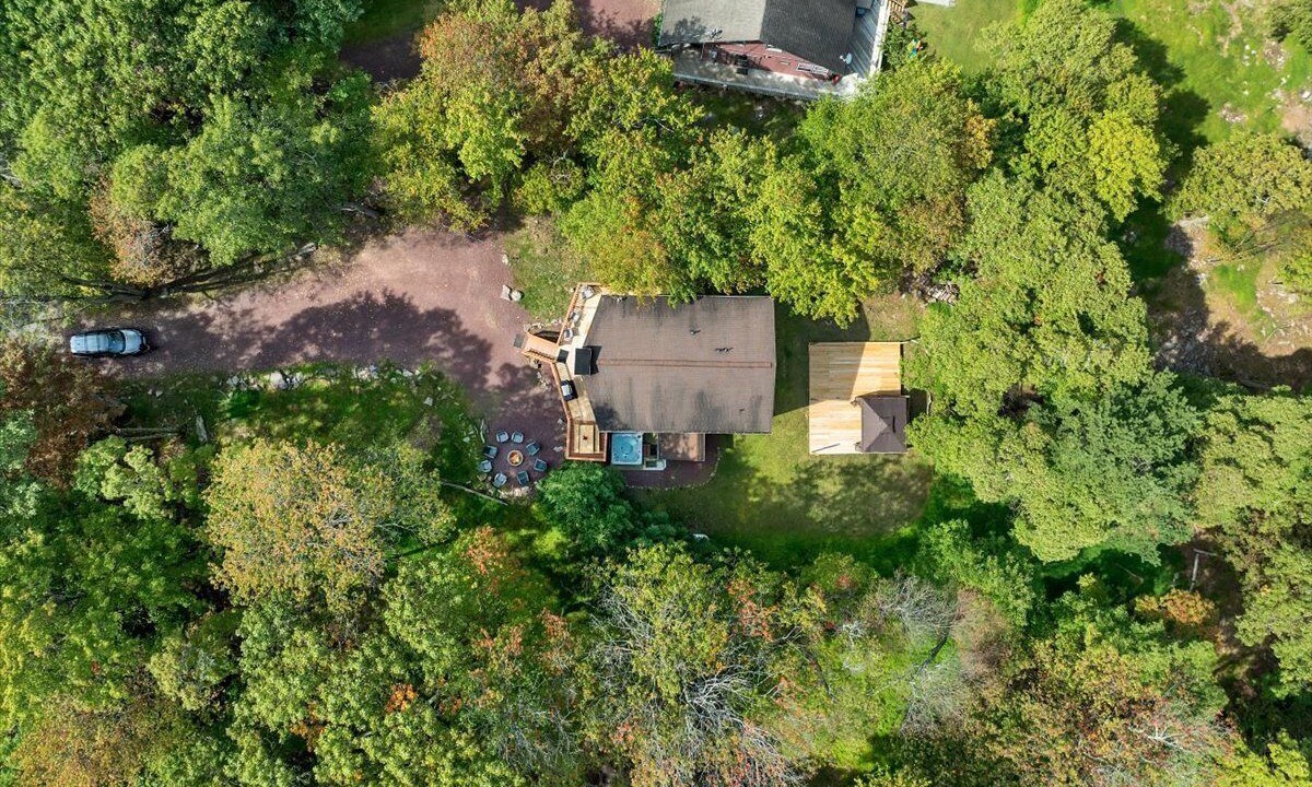 Photo of Outdoor in Lake Harmony Estates