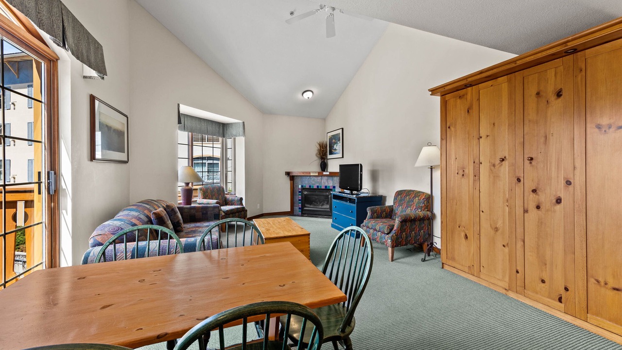 Photo of Livingroom in Sun Peaks
