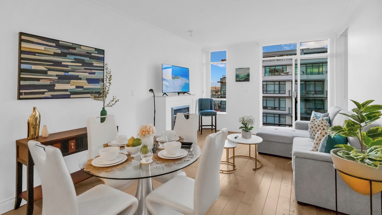 Photo of Livingroom in Lower Lonsdale