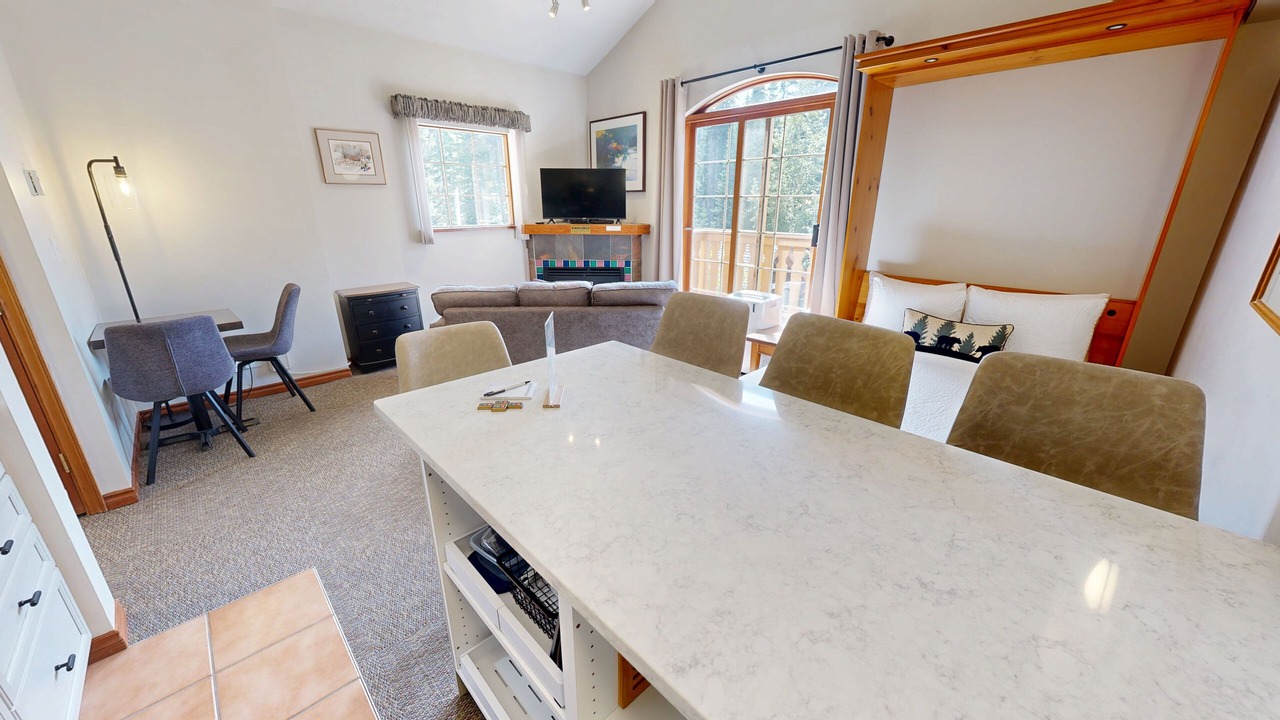 Photo of Livingroom in Sun Peaks