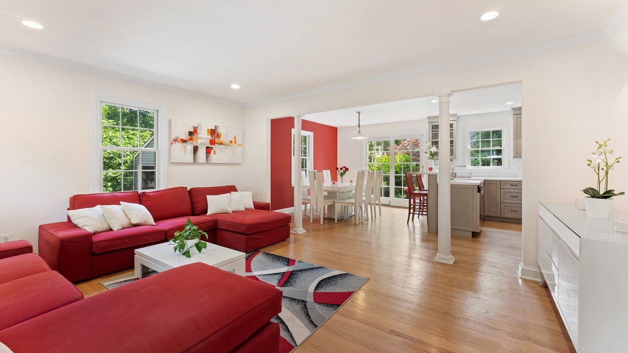 Photo of Livingroom in Bethesda