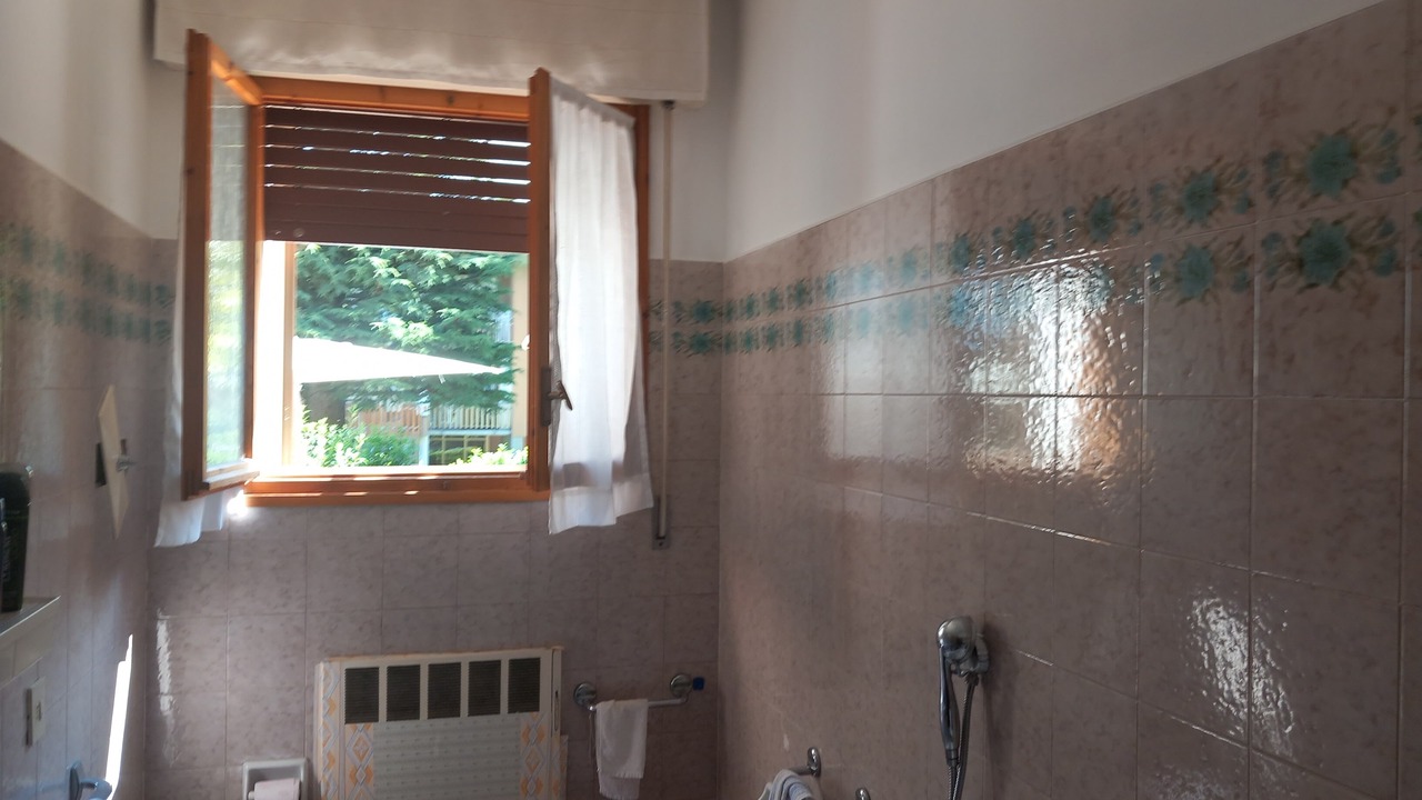 Photo of Bathroom in Tole