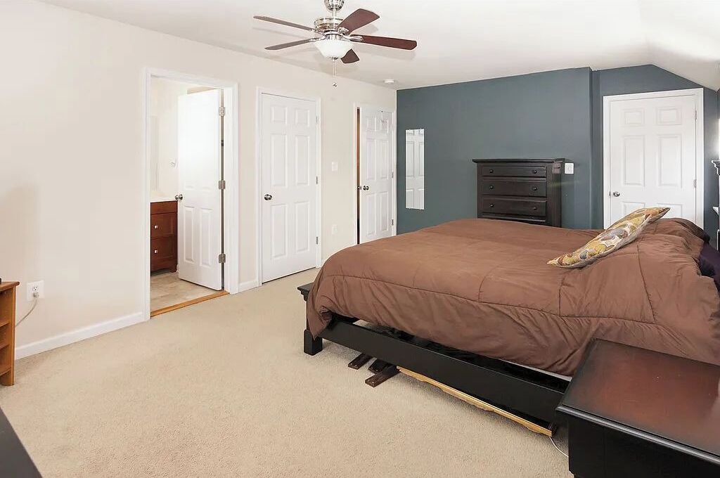 Photo of Bedroom in Woodridge