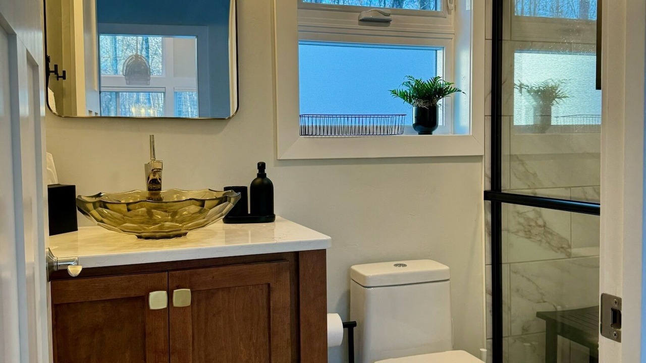 Photo of Bathroom in Baileys Harbor
