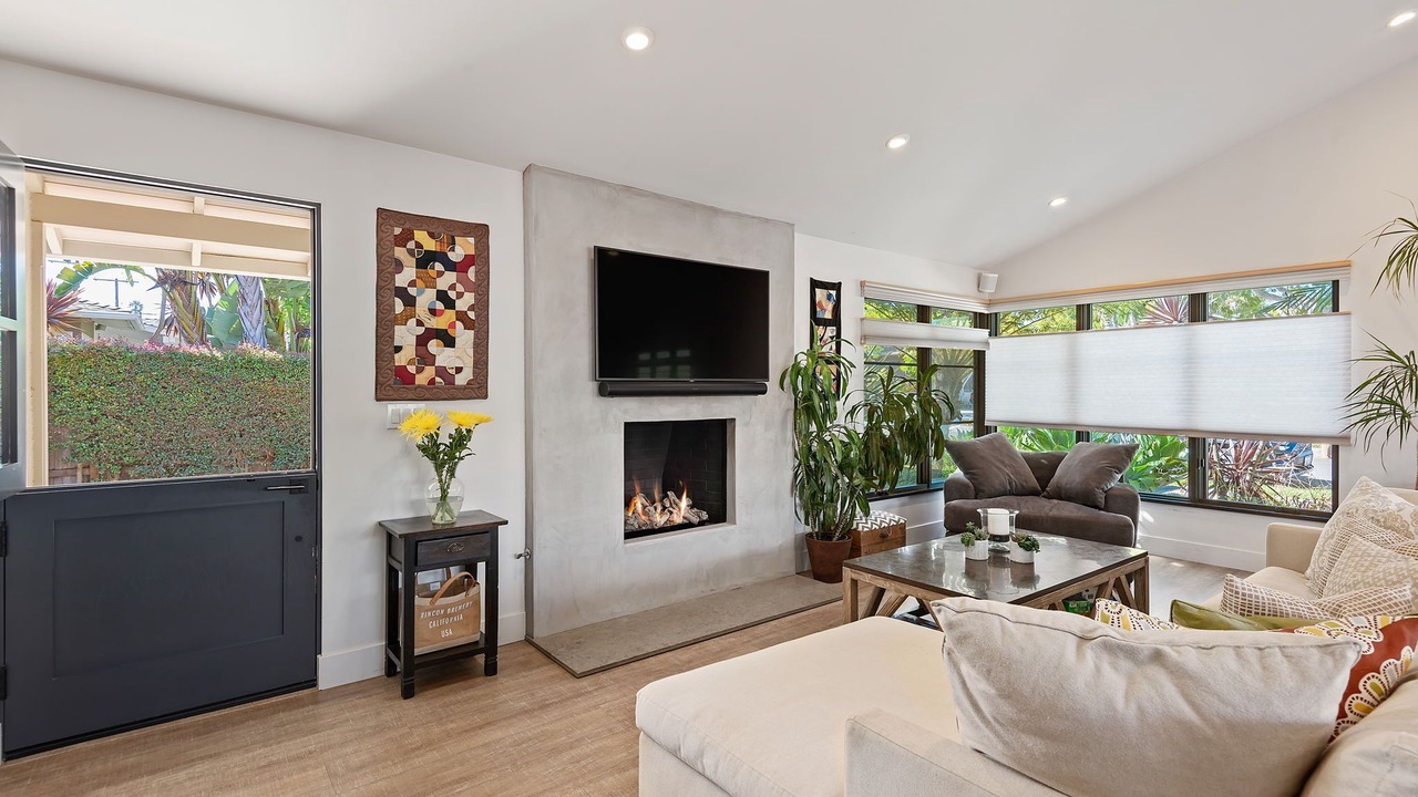 Photo of Livingroom in West Mesa