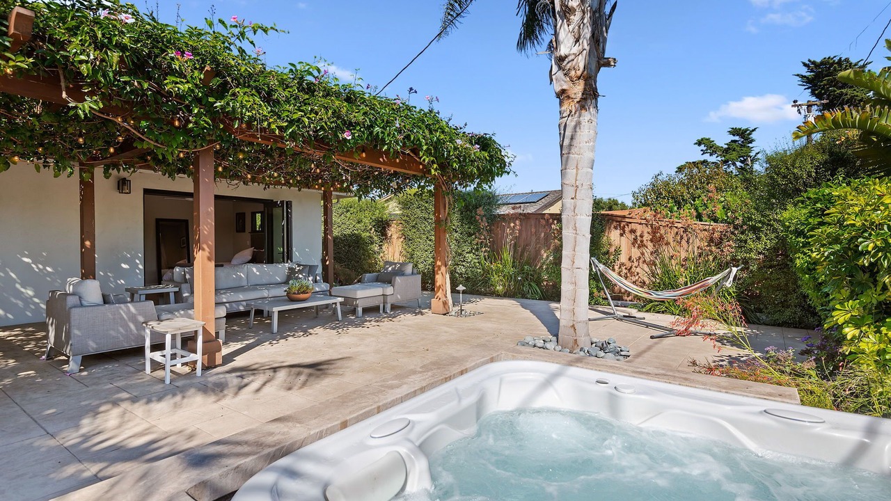 Photo of Patio Balcony in West Mesa