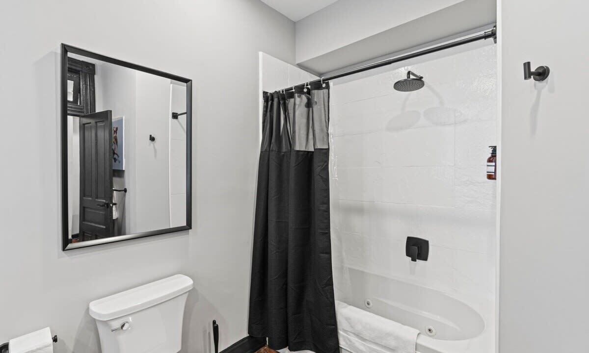 Photo of Bathroom in Shaw