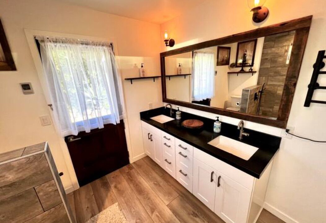 Photo of Bathroom in Alta Mesa