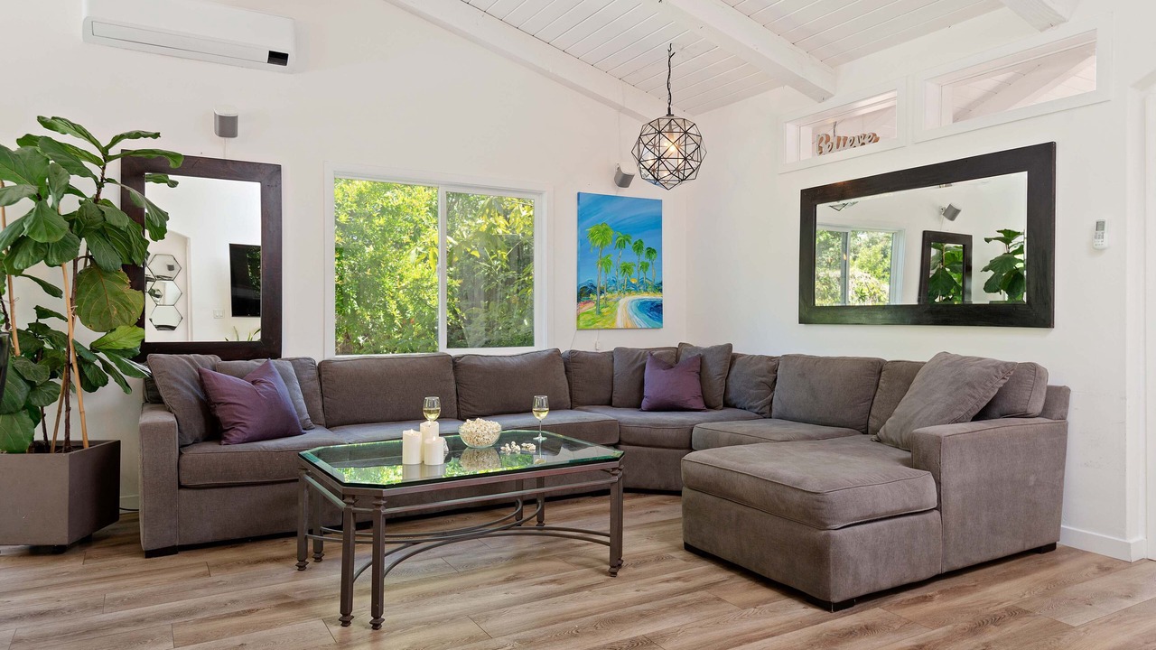 Photo of Livingroom in Alta Mesa