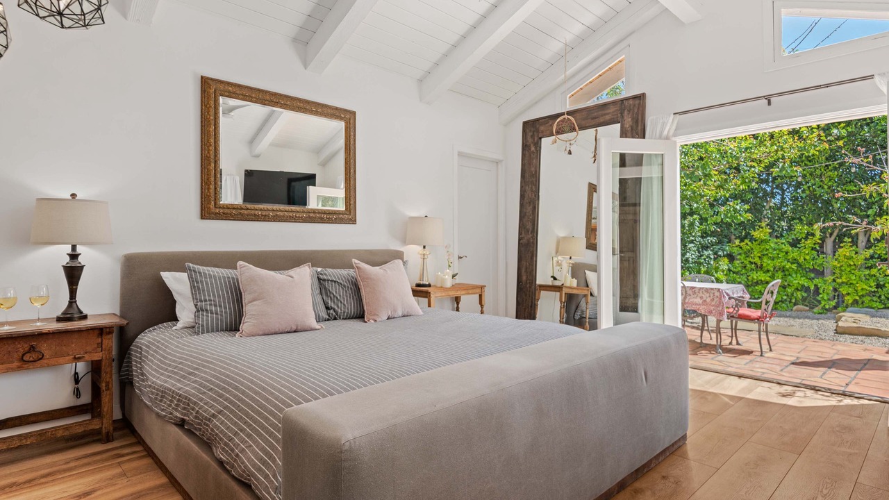 Photo of Bedroom in Alta Mesa