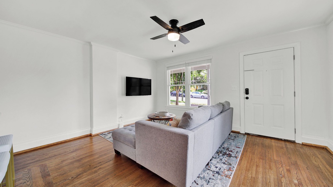 Photo of Livingroom in Cherry