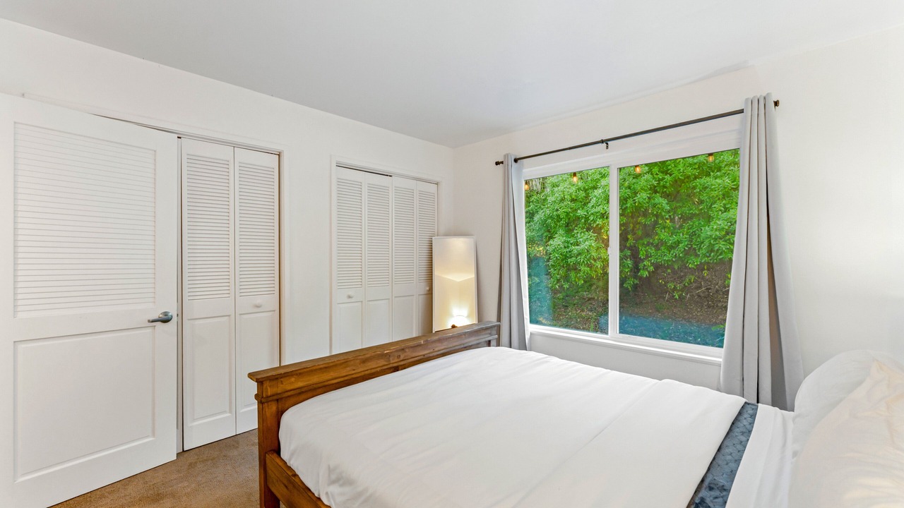 Photo of Bedroom in Summerland