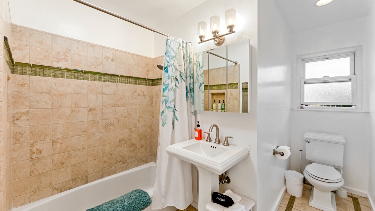 Photo of Bathroom in Summerland