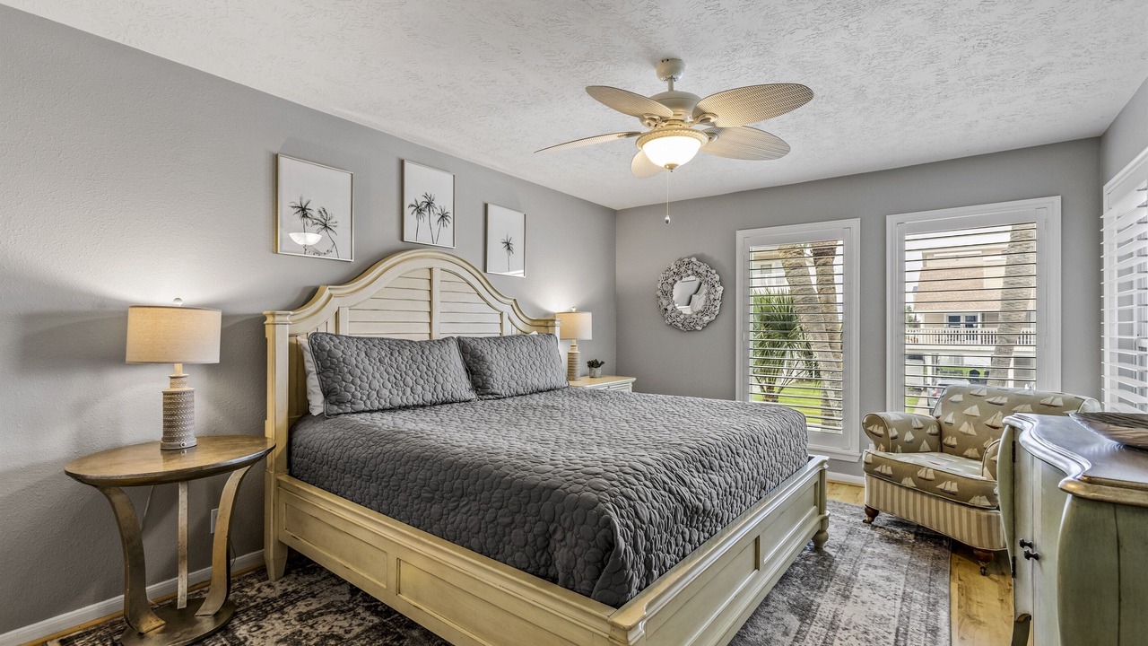 Photo of Bedroom in Pirates Beach