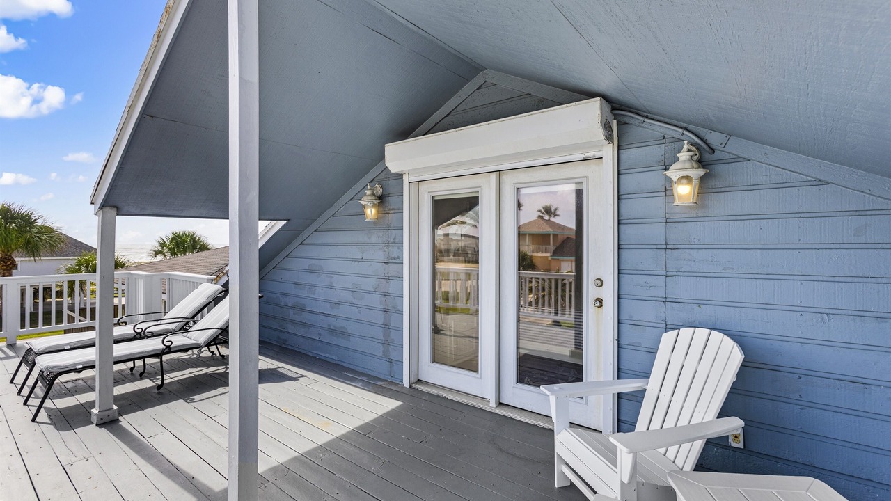Photo of Patio Balcony in Pirates Beach